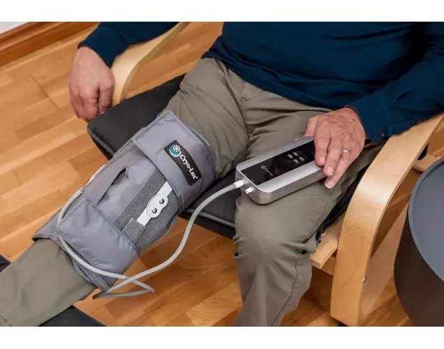 Orthèse de genou articulée avec pack poplité Cryo-Lux premium